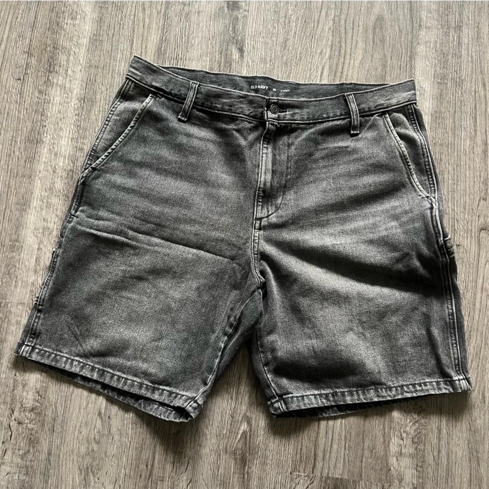 Old Navy Loose Jean Carpenter Gray Wash Shorts 9” Inseam Size 38 W